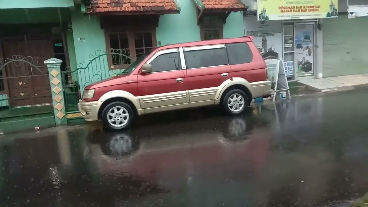 Hujan Deras Sekitar Rumah #hujan #hujanderas 