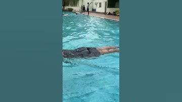 Learn to Float like a pro 🏊‍♀️😎 #swimmingtutorial #swimming #floating #learnstepbystep #swimbasics