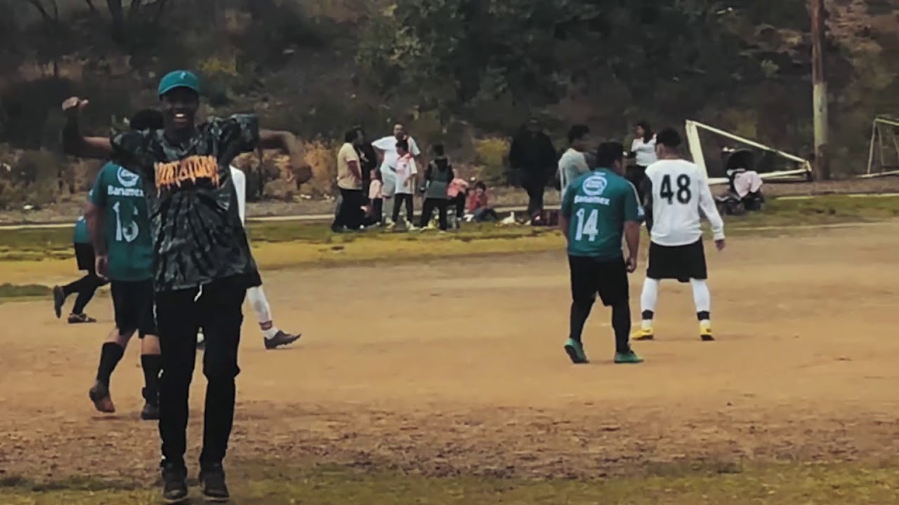 Frenchiebabyy Smeezing during a Soccer Game | @Frenchiebabyy