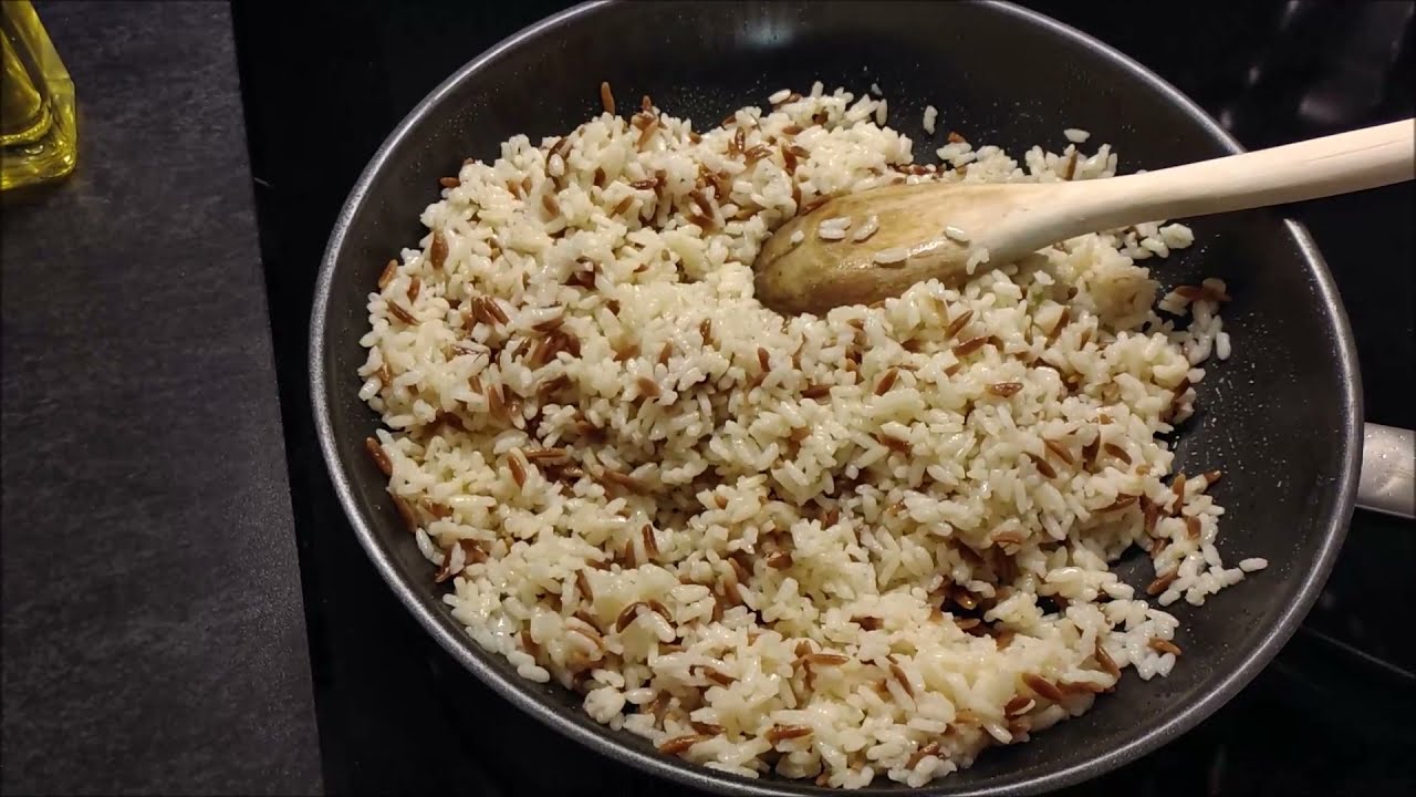 Şehriyeli Pirinç Pilavı Nasıl Yapılır. Nesfis Yemek Tarifi Şehriyeli Pirinç Pilavı Nasıl Yapılır. Nesfis Yemek Tarifi
