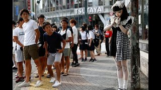Japan's 'living doll' mesmerises fans