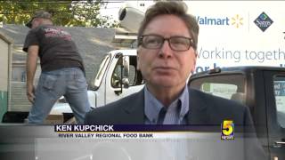 High Five: Benton County Sheriff`s Office Donates Food To Salvation Army