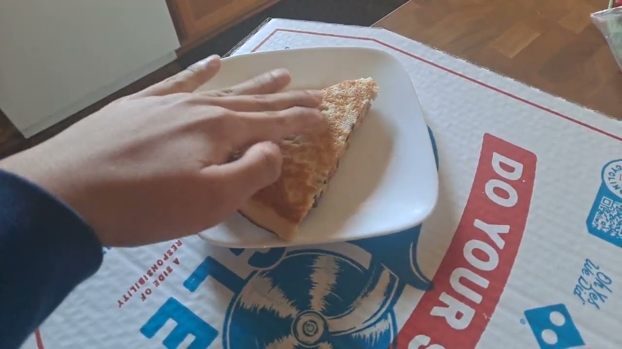 how to microwave leftover pizza and eat it lukewarm