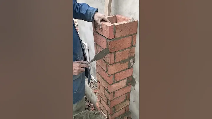 Skilled bricklayer making brick chimney 💯 - DayDayNews