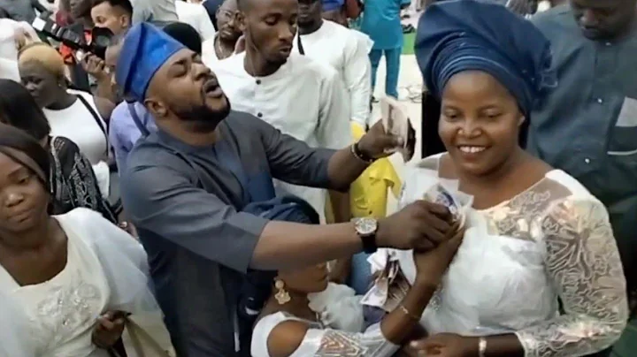 ODUNLADE AND HIS WIFE SCATTER THE DANCE FLOOR AT HIS MOTHER'S 70TH BIRTHDAY PARTY