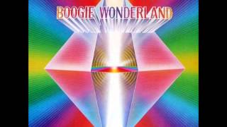 Earth, Wind & Fire ft. The Emoticons - Boogie Wonderland