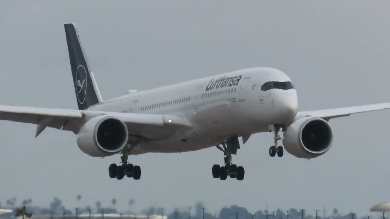 Rough Lufthansa A350 Landing at LAX with Smoke! | broadway aviation