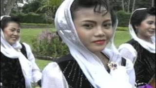 Nida Ria - Swargo Nunut Neroko Katut