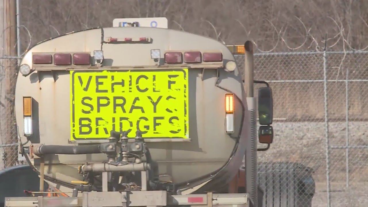 MODOT and IDOT prepare for icy New Years Eve weather - YouTube