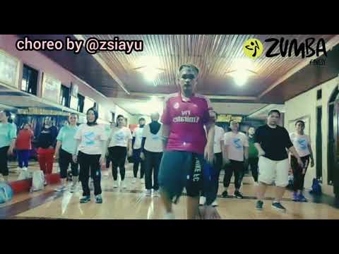 DJ LIZZY & DAVID JAY - Bubble choreo by @zsiayu "Zumba Happy with ZIN™ @robimodjo @Yan'sStudio"