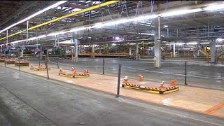 Labor expert warns of potential UAW strike in Big Three negotiations