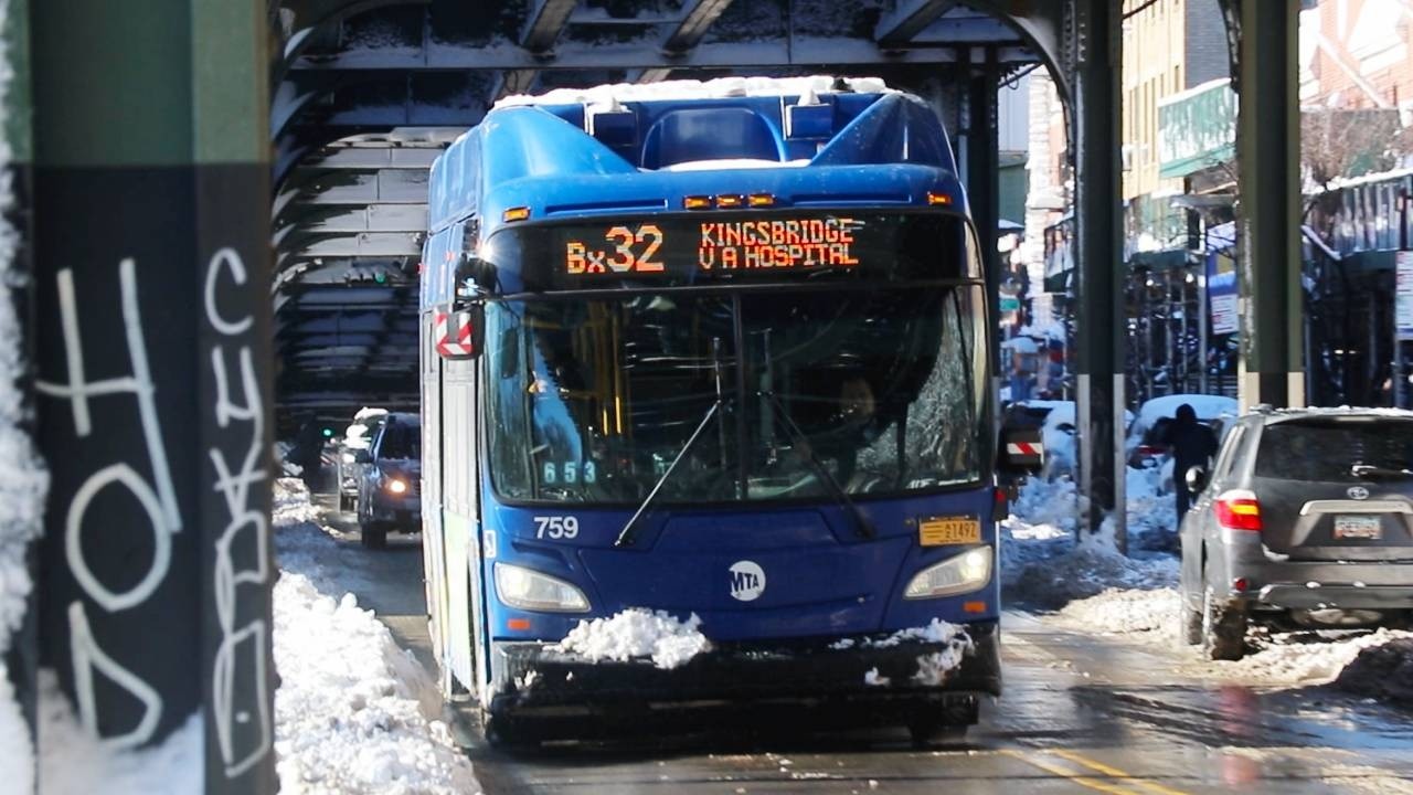 NYCT Bus: 2017 New Flyer XN40 #759 on the Bx32 at Jerome Avenue