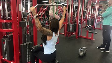 Alternating Lat Pulldown