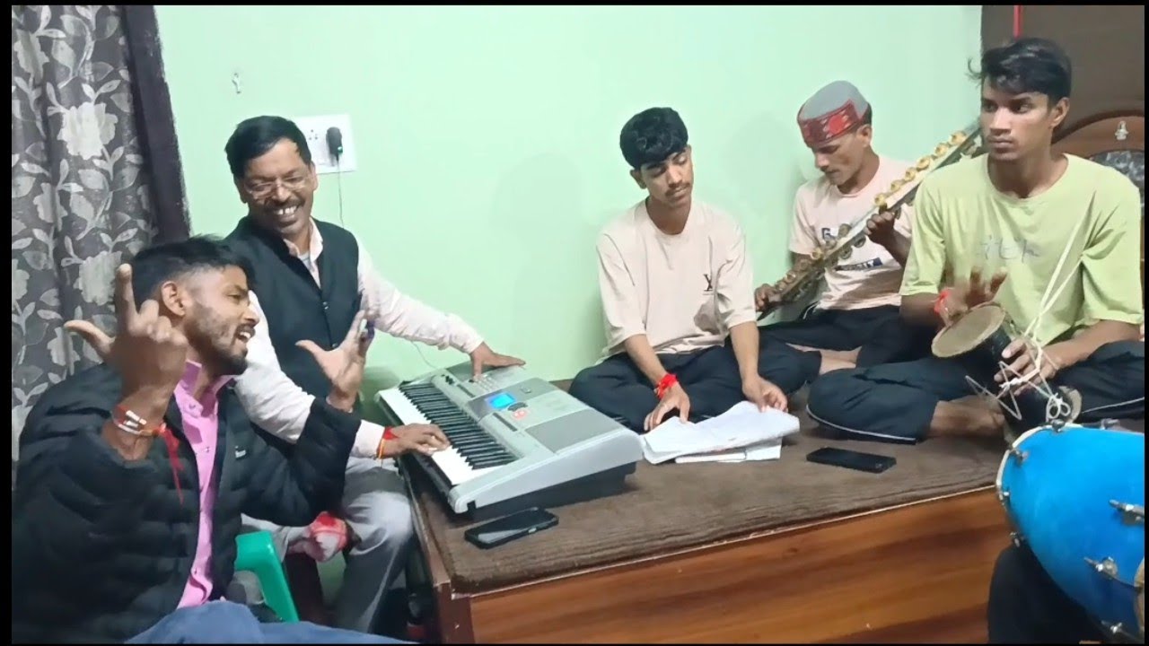 पहाड़ी महफ़िल ❤️