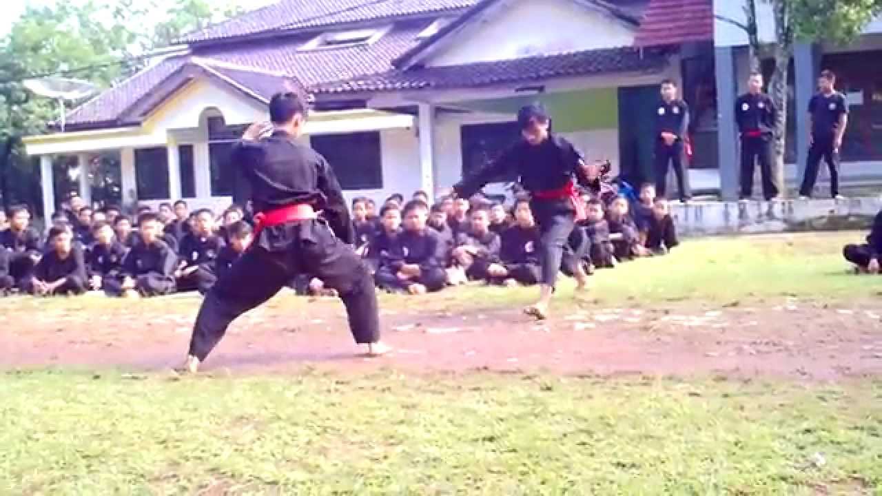  42 Sketsa Gambar  Pencak  Silat  Gudangsket