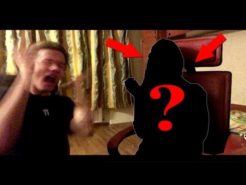 ИГРАЮ СО СВОЕЙ ДЕВУШКОЙ В ХОРРОР! ОТ СТРАХА УЛЕТЕЛ СО СТУЛА! SOPHIE'S CURSE