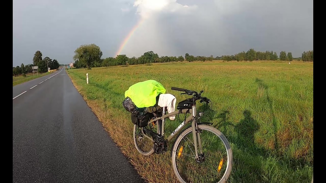 #12 JADĘ ROWEREM W KIERUNKU WARSZAWY - PROBLEMY NA TRASIE, BURZA I CIĘŻKA NOC POD NAMIOTEM.