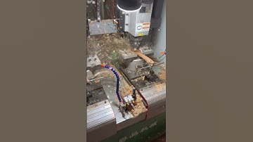Milling machine processing salad spoons