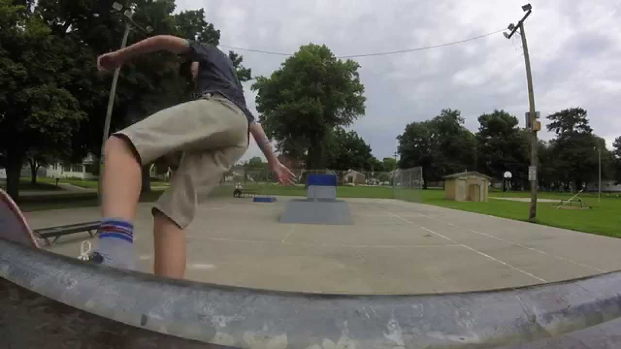 skate battle 1 handrail boardslide YouTube