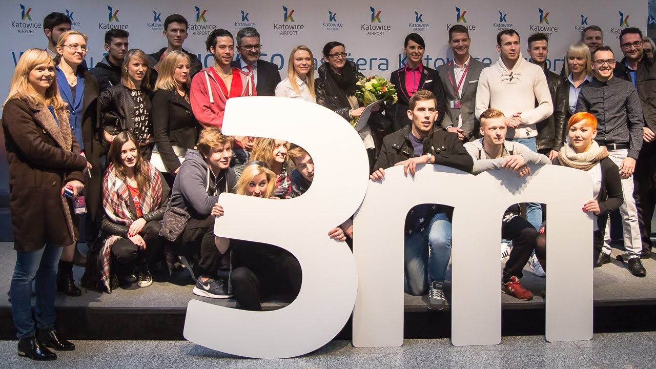 Flash mob - trzymilionowy pasażer Katowice Airport