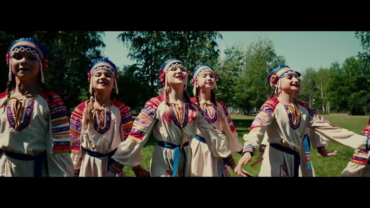 На горе мак