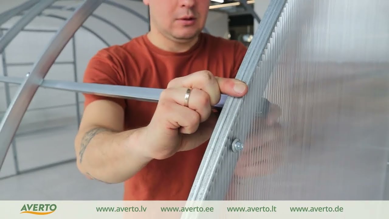 Titan Siltumnīca – Izturība un Elegance Tavā Dārzā