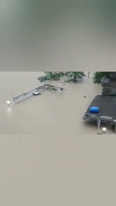 Semarang dikepung banjir jalanan seperti sungai #shorts