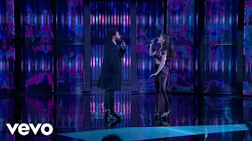 ¿Cuánto le pagaron a Ariana Grande en la voz?