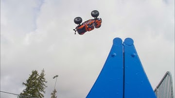Rainy Day Skate & Dirt Sesh | @Traxxas Hoss 4X4 VXL