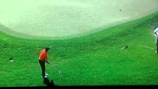 Tiger Woods chip in on the 16th at The Memorial Tournament - 6/3/2012 (HD)