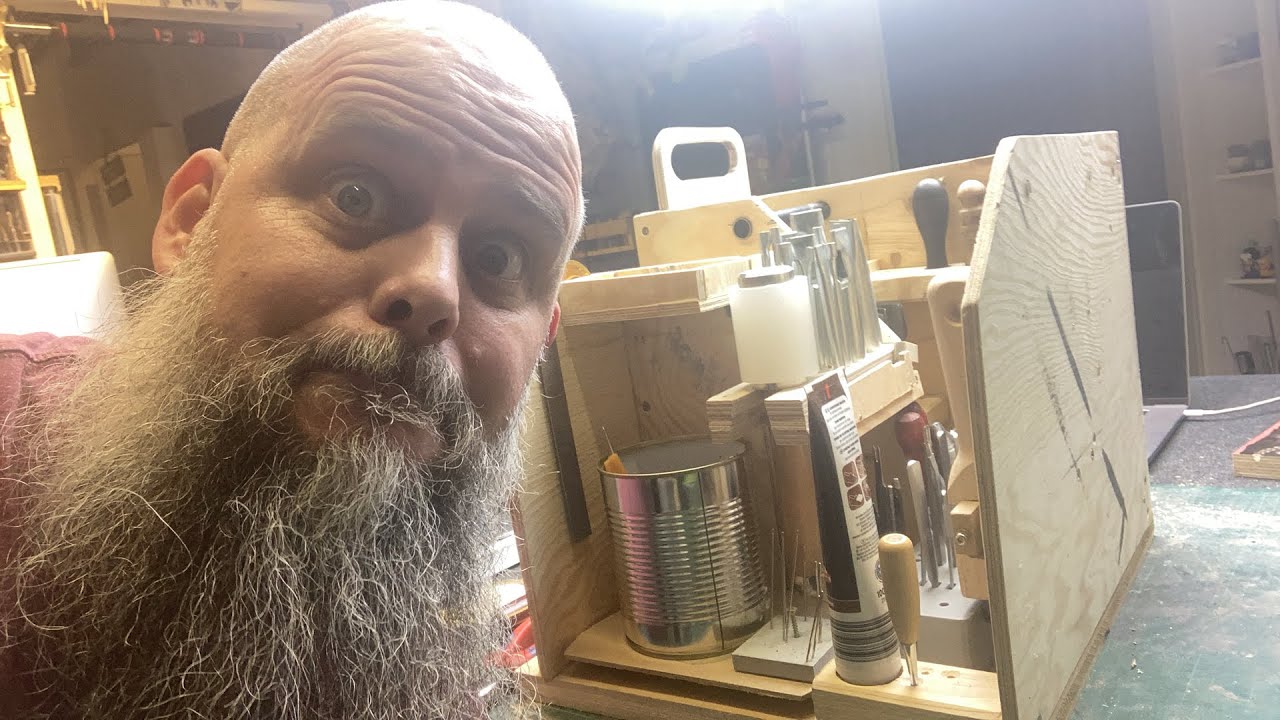 Aktueller Stand der Dinge: Lederwerkzeugbox