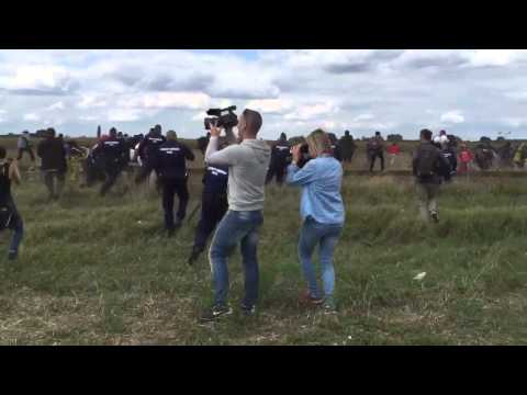 უნგრელი ოპერატორი მიგრანტების შეურაცხყოფის გამო სამსახურიდან დაითხოვეს