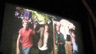 Live While We're Young - One Direction- Avant première Paris @Grand Rex