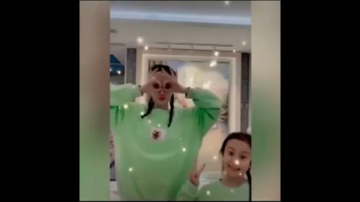 Jia Nailiang's (贾乃亮) daughter Jelena Jia Tianxin dances with her mother Li Xiaolu (李小璐) Song - DayDayNews