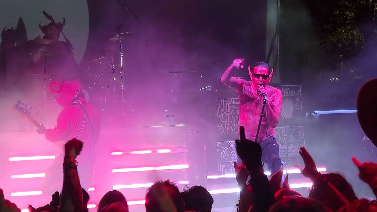 Viagara Boys- Man Made Of Meat, Live at Far Out, ATX, 10/31/2025 ...
