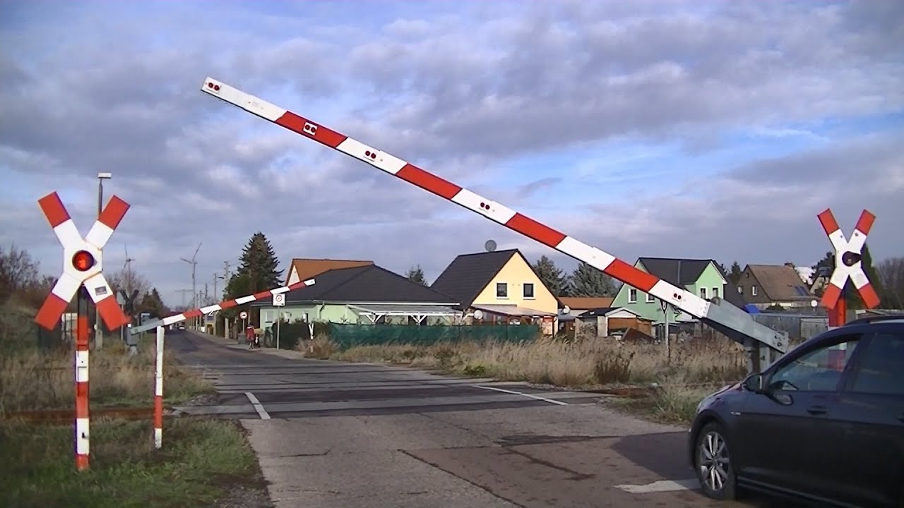 Spoorwegovergang Beuna (D) // Railroad crossing // Bahnübergang