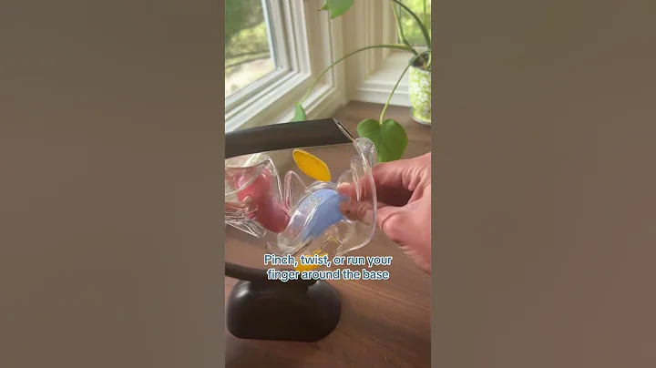 How to insert and remove your menstrual cup: