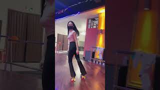 Skating lady #blackpink #yg #kpop #블랙핑크 #blink #dance #rolle…