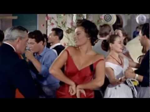 Βίντεο: 20 πνευματώδεις φράσεις της Sophia Loren