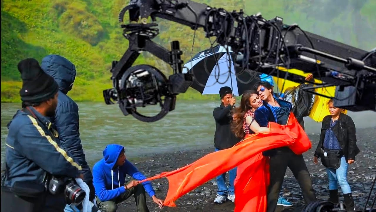 Making of   Rang De Tu Mohe Gerua Song  Gerua Song Behind the Shooting Scene Shahrukh Khan Kajal