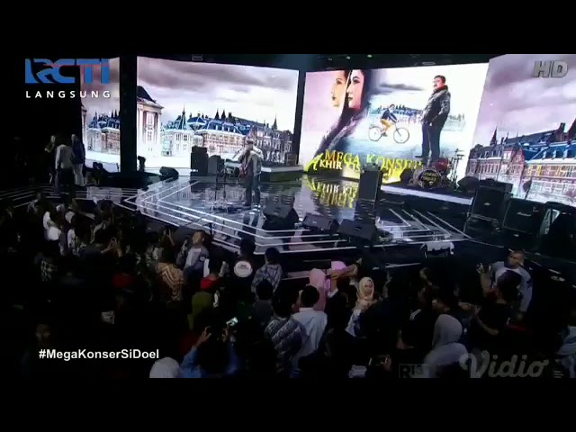 Iwan Fals - Live Bangunlah Putra Putri Pertiwi Mega Konser Si Doel class=