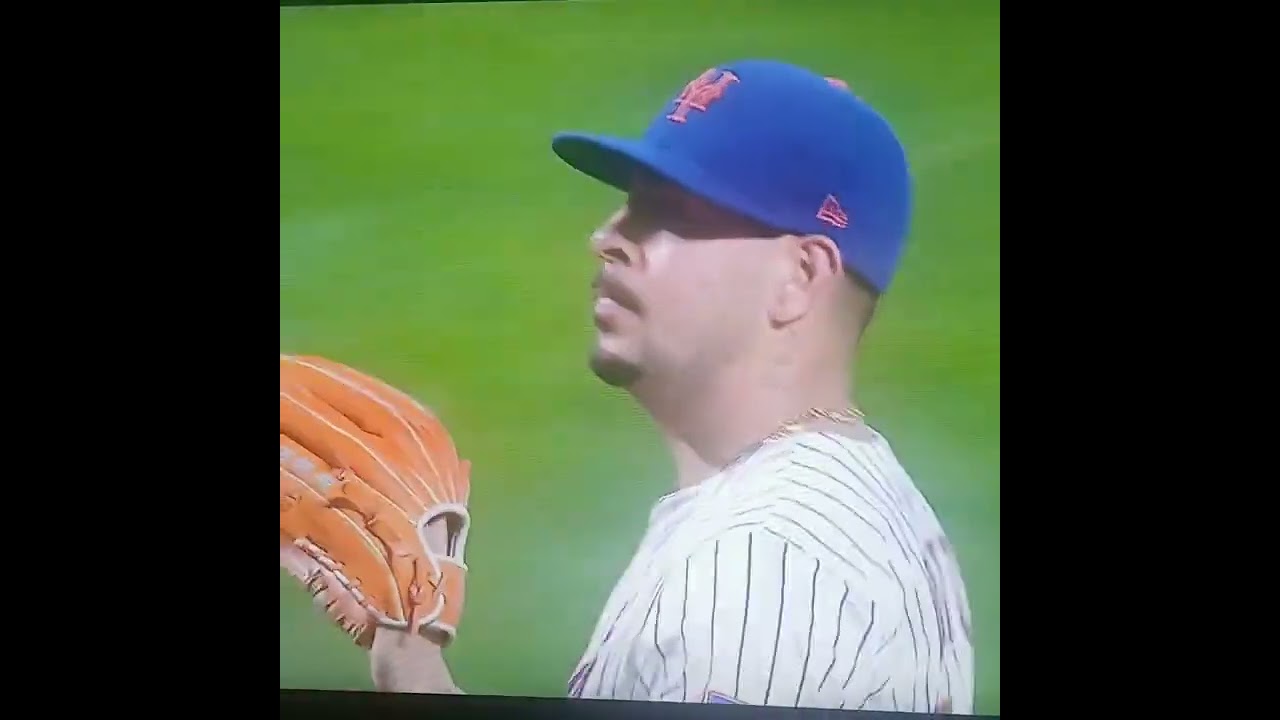 Met miscue, just missed HR 