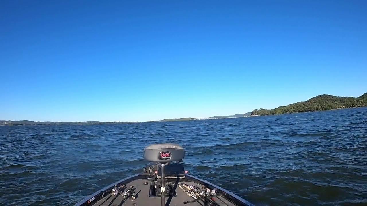 Bass fishing living on Lake Guntersville