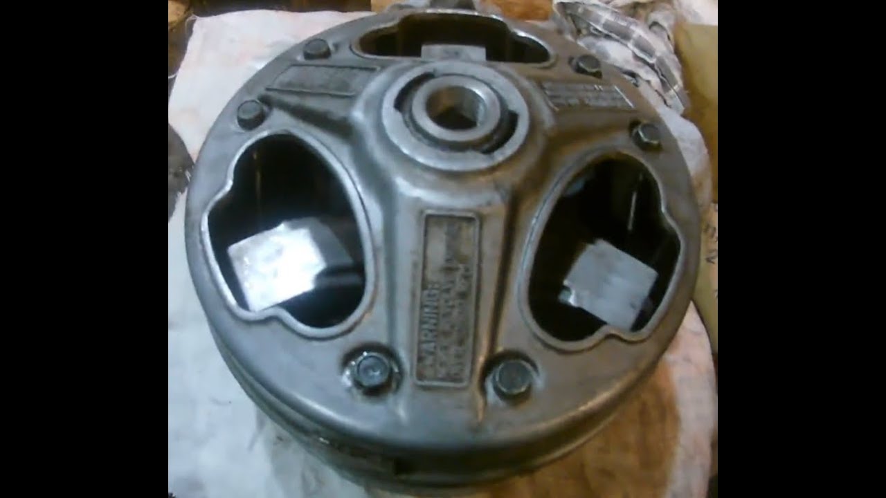 Как просто снять вариатор снегохода! How easy it is to remove the ...