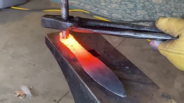 Forging a rebar throwing knife