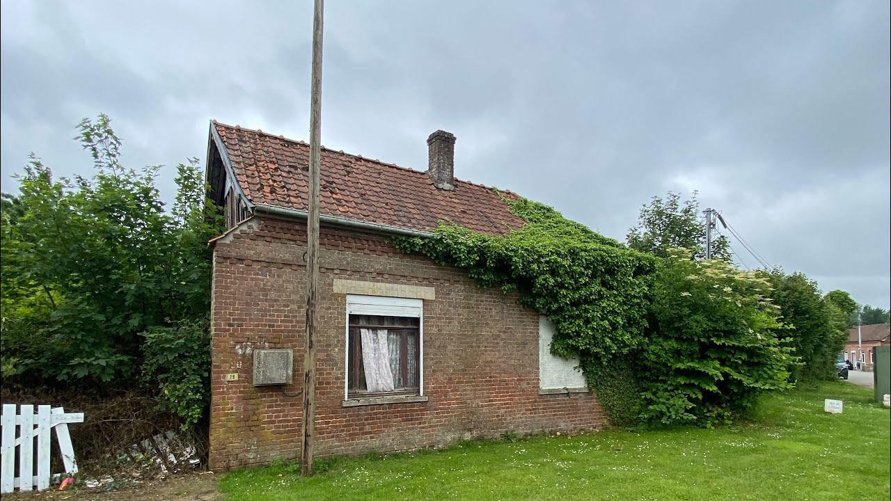 WE FOUND an Abandoned  Maisonnette in France Moments From Collapse- ABANDONED PLACES 🇫🇷