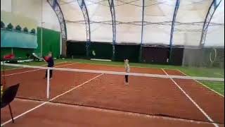 Вова и Гоша на детской тренировке по большому теннису на Волне на Жуковского.