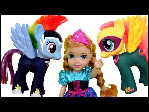 FLYING on PONIES! Pony RACE! ELSA & ANNA toddlers PLAY