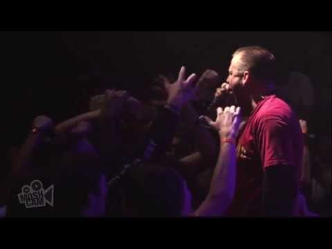 Putar Push It Away (Live) - Terror