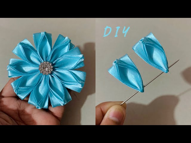 Making ribbon flowers